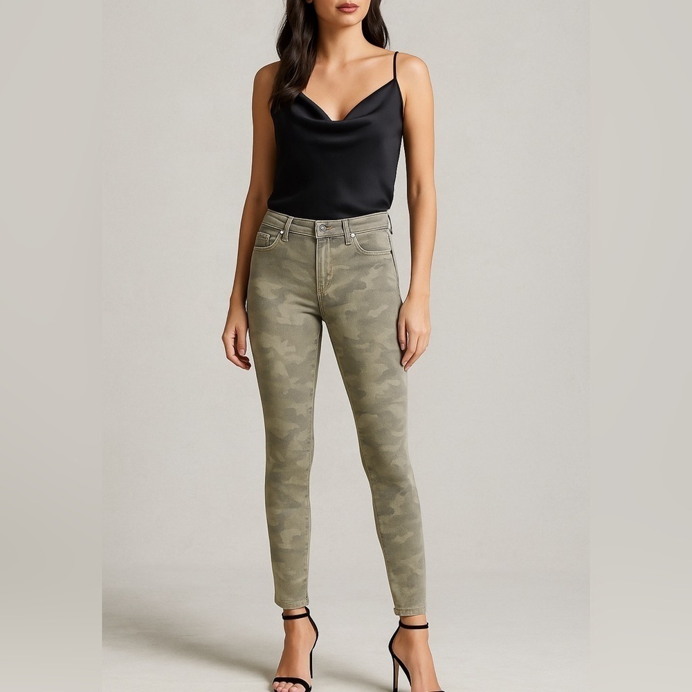 HUDSON Nico Midrise Super Skinny Ankle Jeans – Camo Print